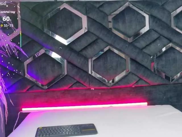 Amy-Dowson from BongaCams