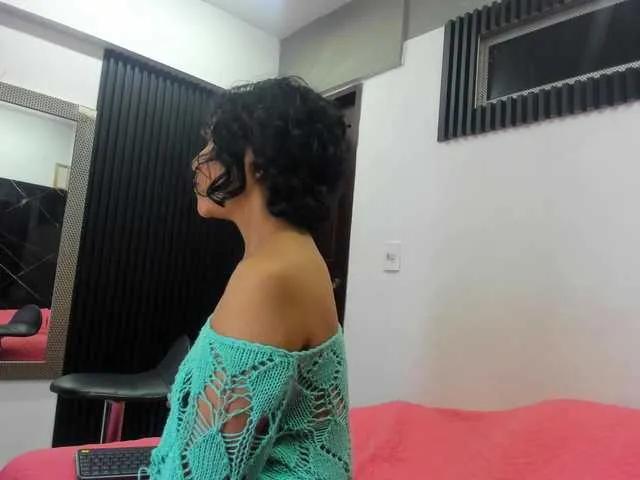 Discover Emperatris-23, she wants to masturbate for you emperatris-23 from BongaCams