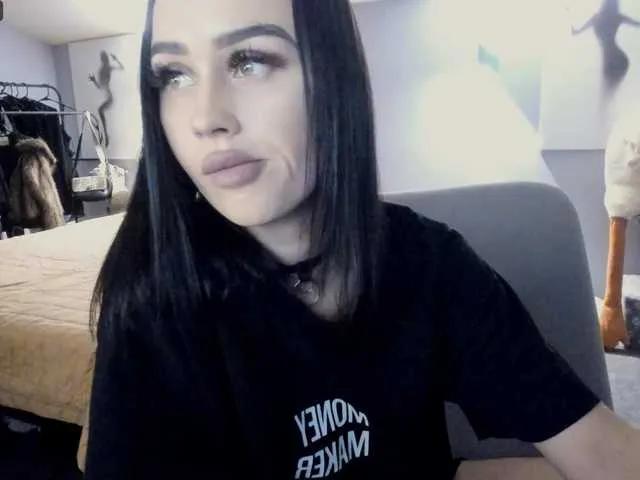 Checkout sexy camwhore LisaJohnson LisaJohnson from BongaCams