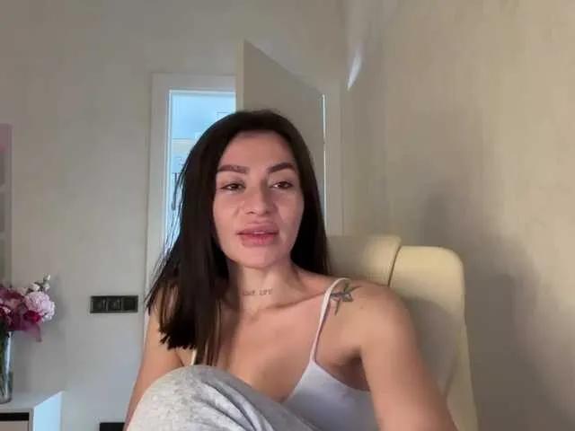 LunaDesire from BongaCams