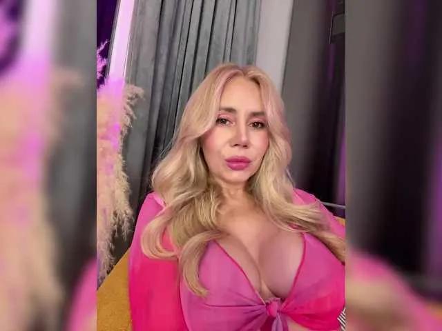 Try BongaCams's Lunesa Lunesa from BongaCams