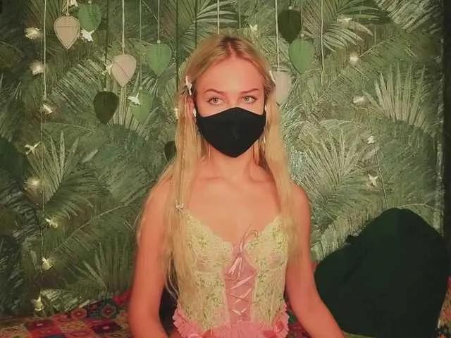 Checkout Meeeeow, she wants to masturbate for you Meeeeow from BongaCams