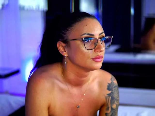 Masturbate to MistyWooods, she wants to masturbate for you MistyWooods from BongaCams