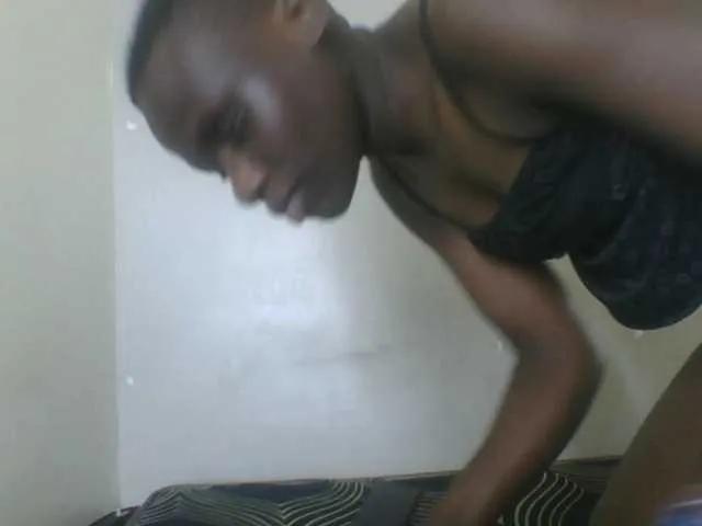 Petitegoddess from BongaCams