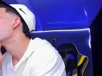 Discover amazing stripper Alexgiraldo__ alexgiraldo__ from Chaturbate