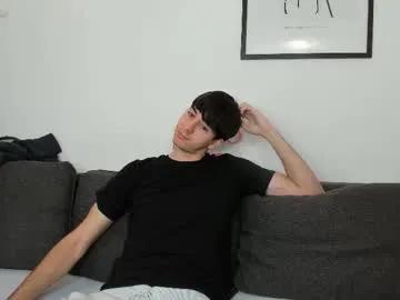 hotflirtyfella from Chaturbate