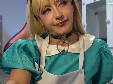 Watch Chaturbate's Kikilepetite kikilepetite from Chaturbate