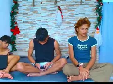 kinkyhousexxx from Chaturbate