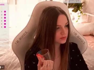 Slutty Linesssssa wants you to fuck her body now linesssssa from Chaturbate