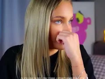 Discover Lipswithsmileonthem, she wants to masturbate for you lipswithsmileonthem from Chaturbate