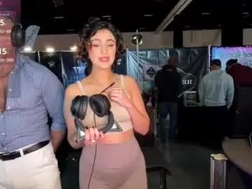 Naked Maevemads wants you to fuck her body now maevemads from Chaturbate