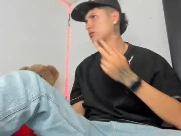 Watch Chaturbate's Mateo_escobar mateo_escobar from Chaturbate