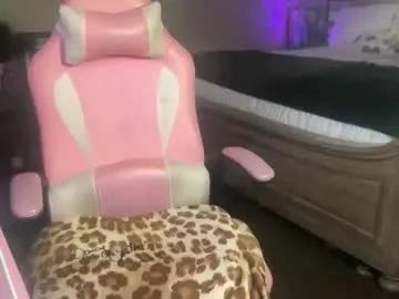 Watch Chaturbate's Meetsouthernpeach meetsouthernpeach from Chaturbate