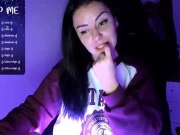 Join Chaturbate's Qtxwrm31 qtxwrm31 from Chaturbate