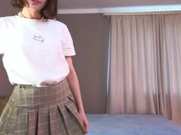 Join Chaturbate's Queenelia queenelia from Chaturbate