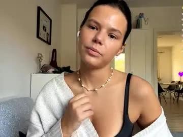 Discover sexy escort Wildahankin wildahankin from Chaturbate